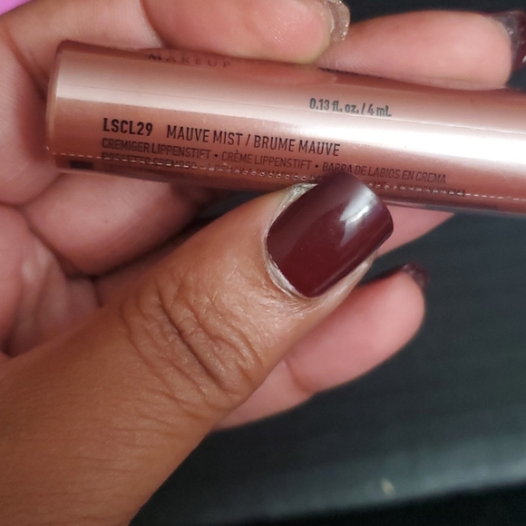 NYX Liquid Suede Lip stick - Picture 4 of 5